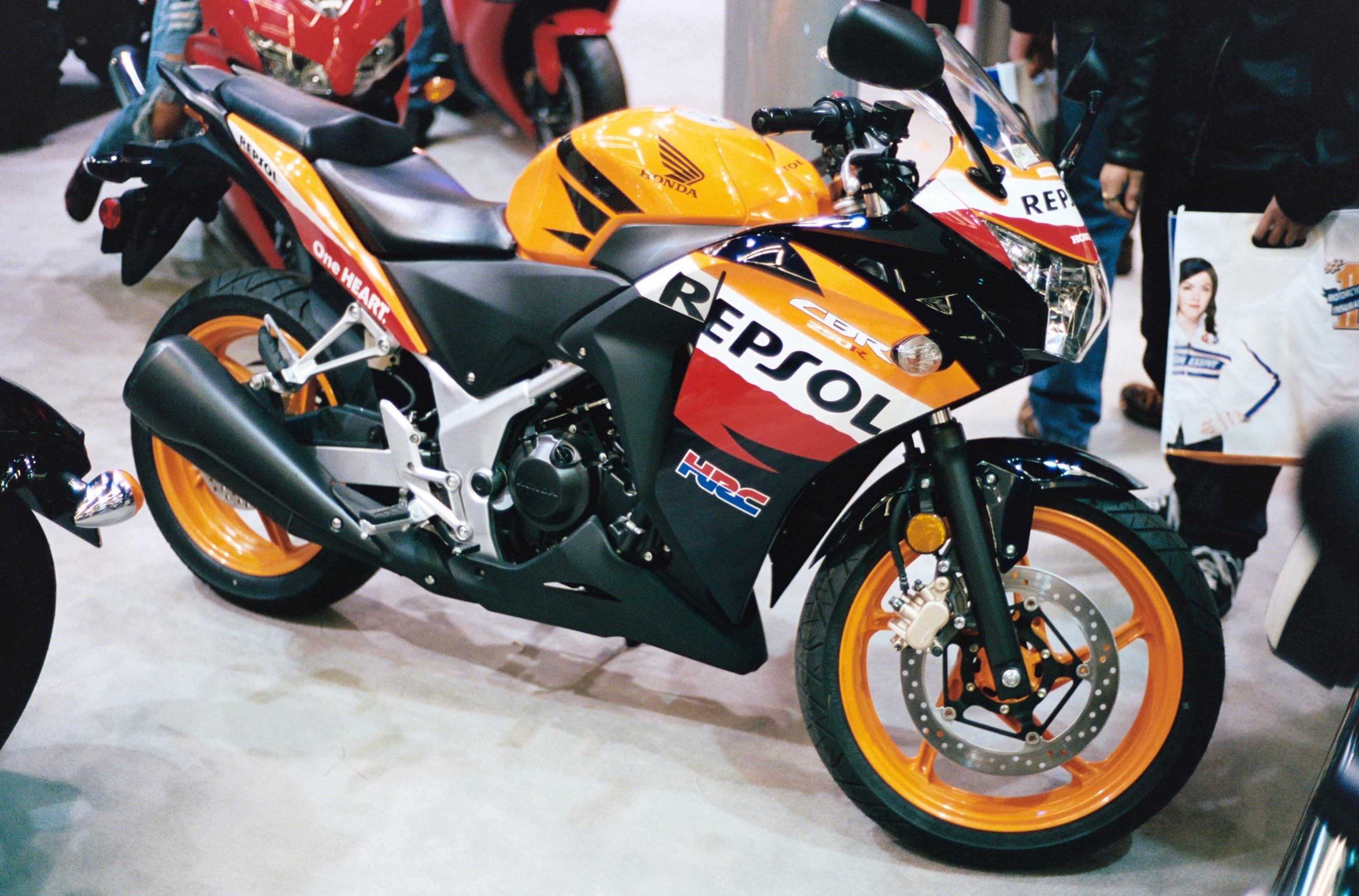 File:Honda CBR250R Repsol.JPG - Wikimedia Commons