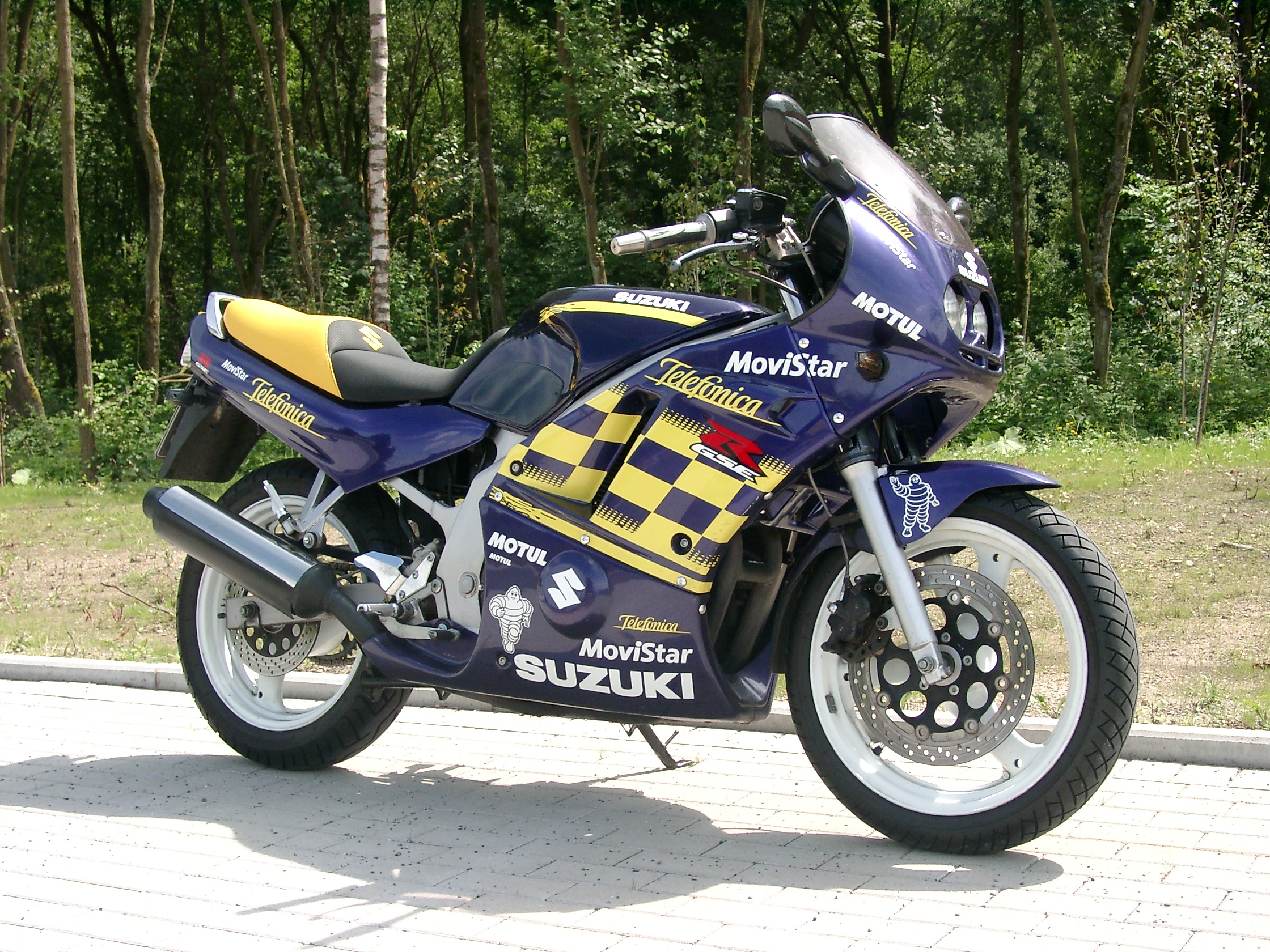 File:Suzuki GS 500 E-1993.JPG - Wikimedia Commons