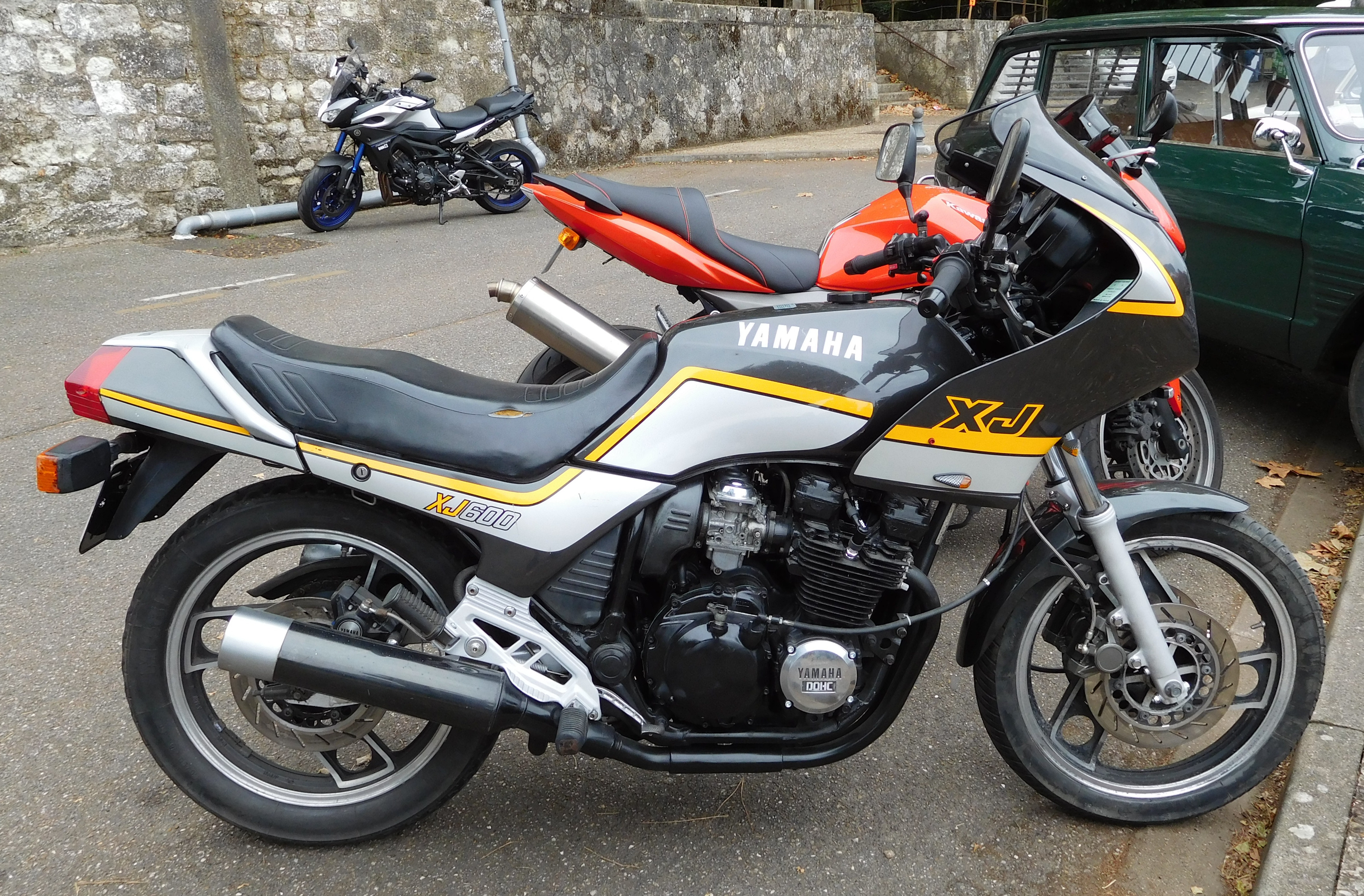File:Yamaha XJ 600, right view.jpg - Wikimedia Commons