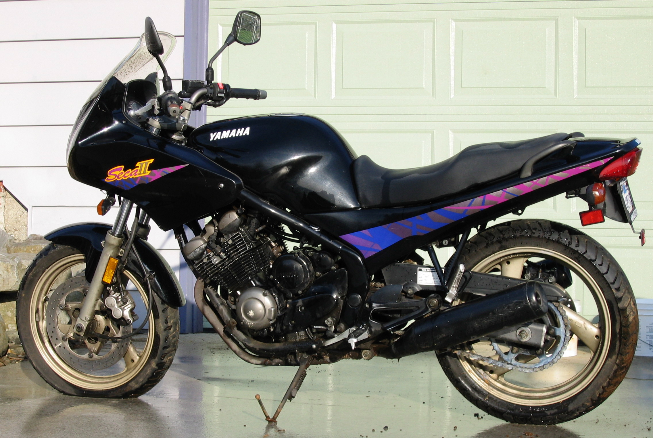 File:Yamaha-XJ600-1996.triddle.jpg - Wikimedia Commons